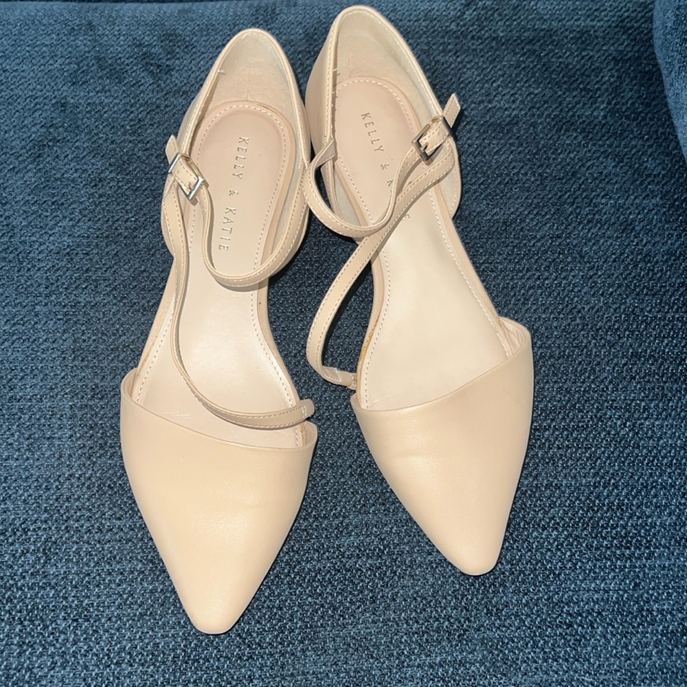 KELLY & KATIE NONIE FLAT